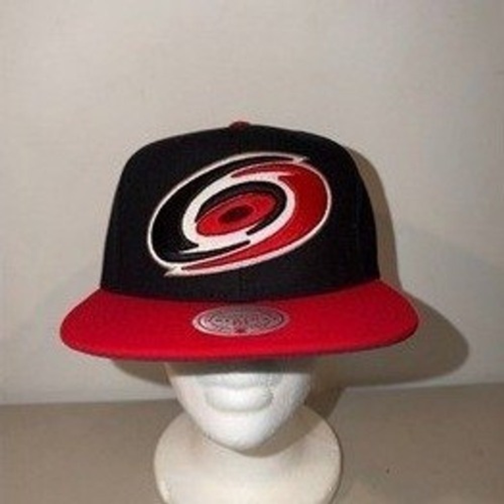 Carolina Hurricanes Mitchell & Ness Snapback (NWTS)